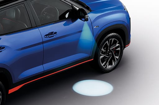 Sporty black radiator grille & bold stance