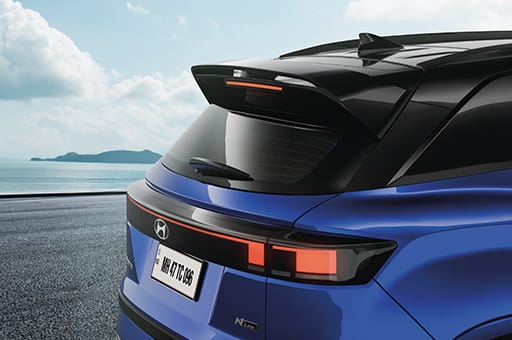 Side sill with red inserts