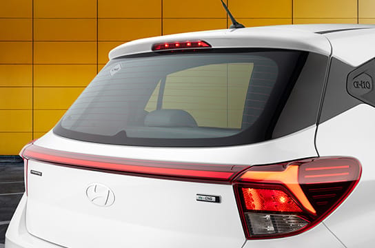 Rear defogger and roof antenna