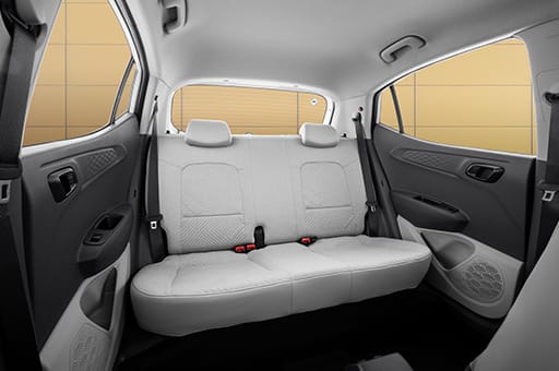 Roomy rear seat