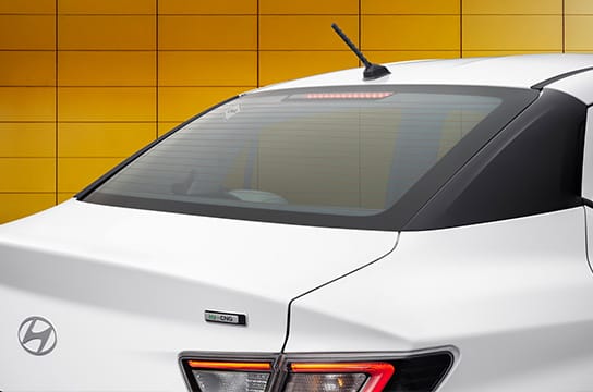 Rear defogger and roof antenna
