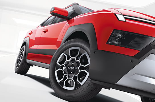 Hyundai Bayon R17 diamond-cut alloy wheels